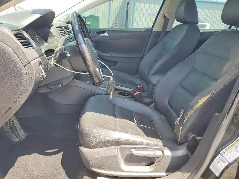 2012 VOLKSWAGEN JETTA SE  