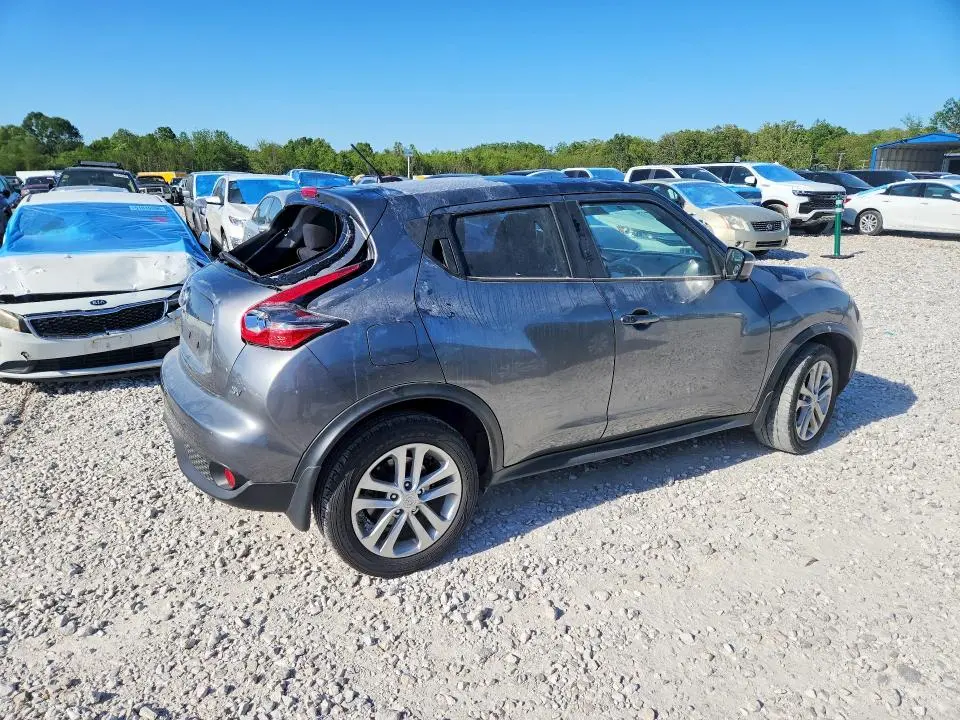 2015 NISSAN JUKE SV  