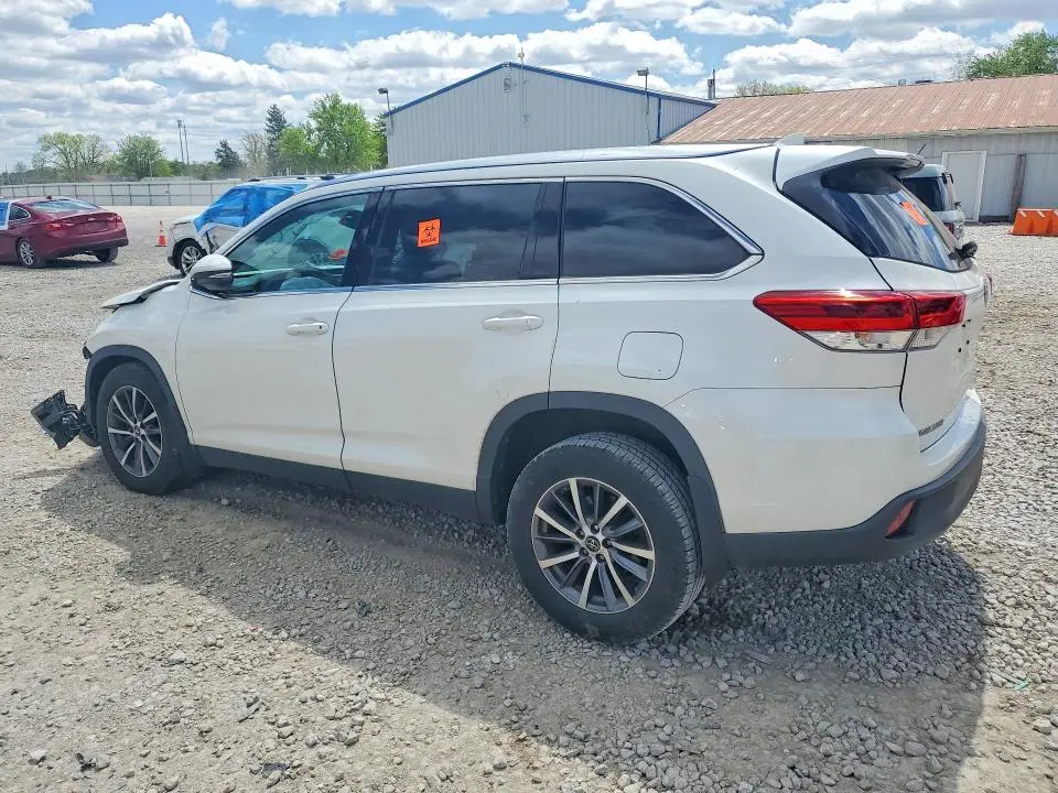 2019 TOYOTA HIGHLANDER XLE  