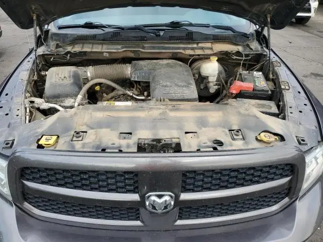 2016 RAM 1500 SLT  