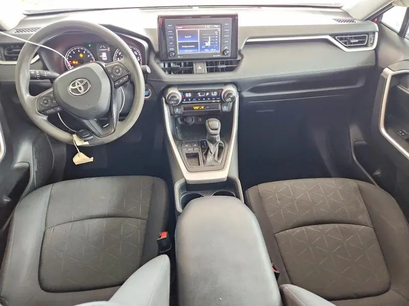 2021 TOYOTA RAV4 XLE  