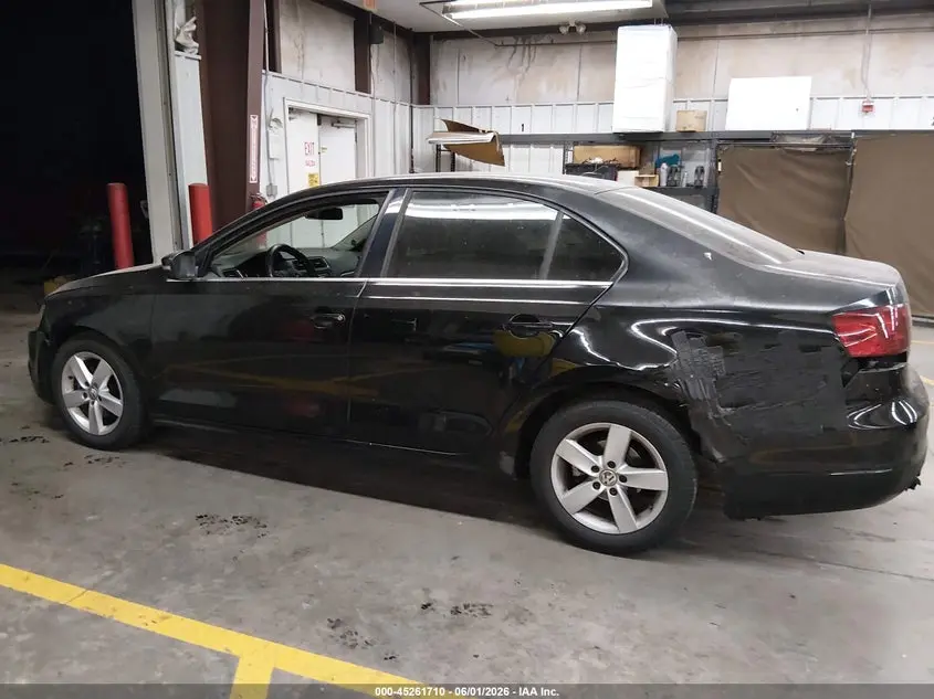2013 VOLKSWAGEN JETTA 2.0L TDI