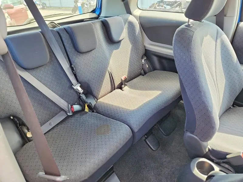 2010 TOYOTA YARIS BASE  