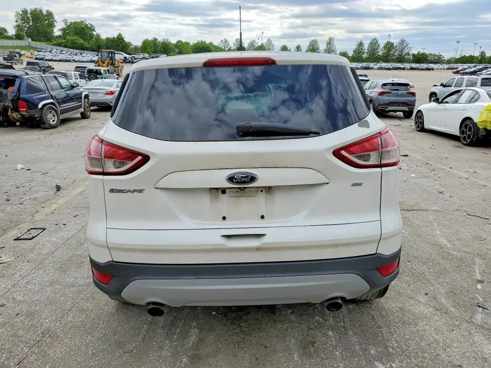 2016 FORD ESCAPE SE  