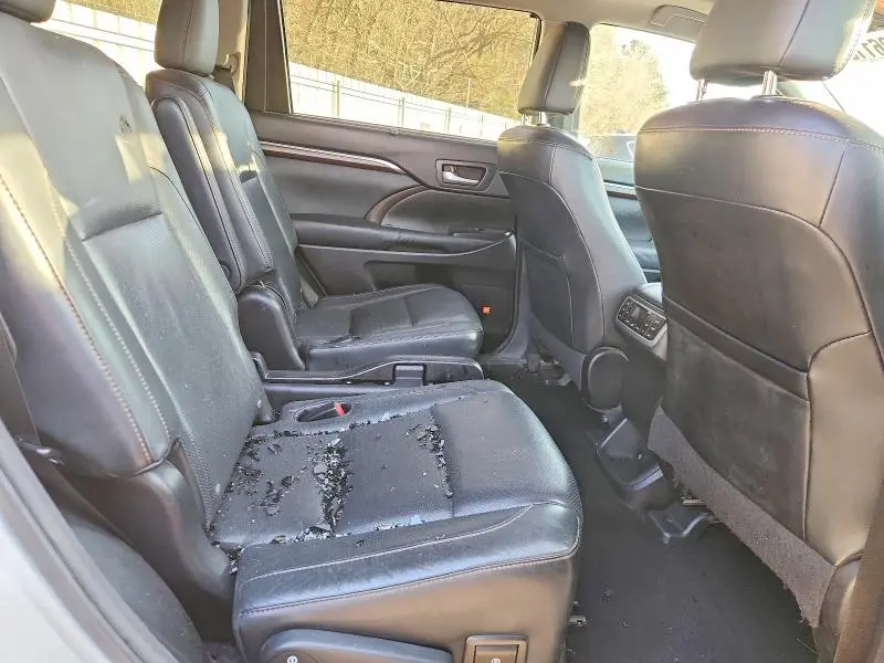 2015 TOYOTA HIGHLANDER LIMITED  