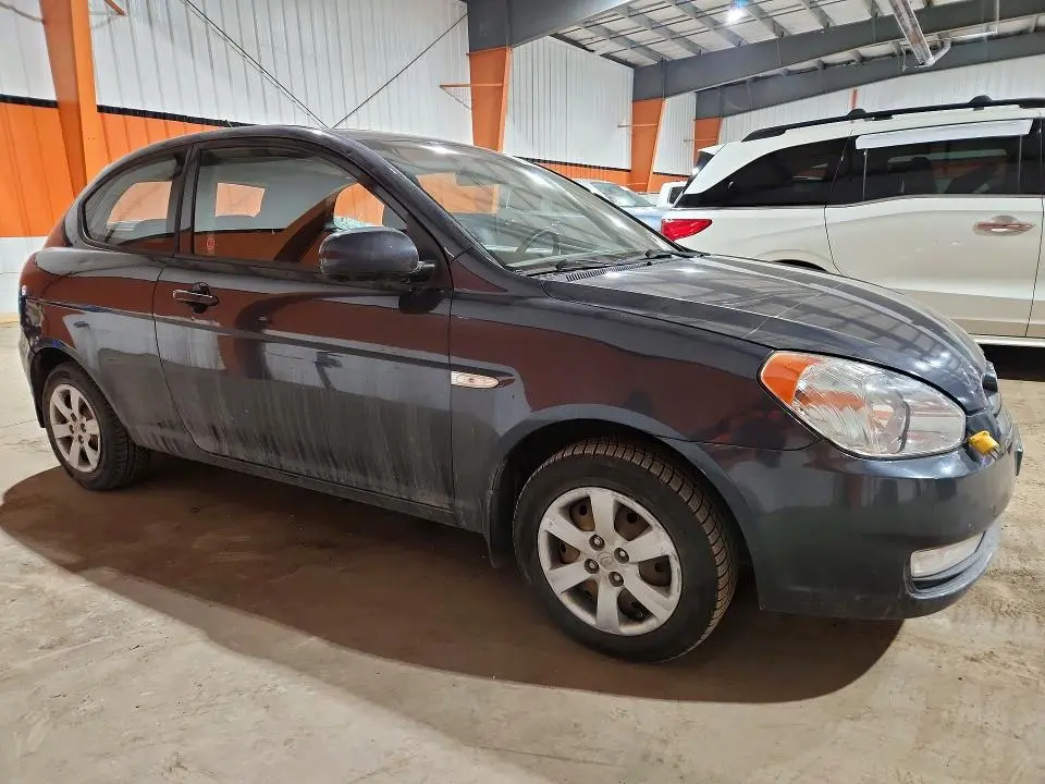 2011 HYUNDAI ACCENT SE  