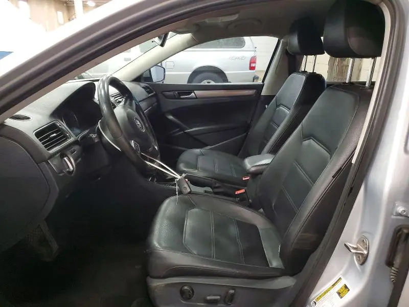 2015 VOLKSWAGEN PASSAT S  