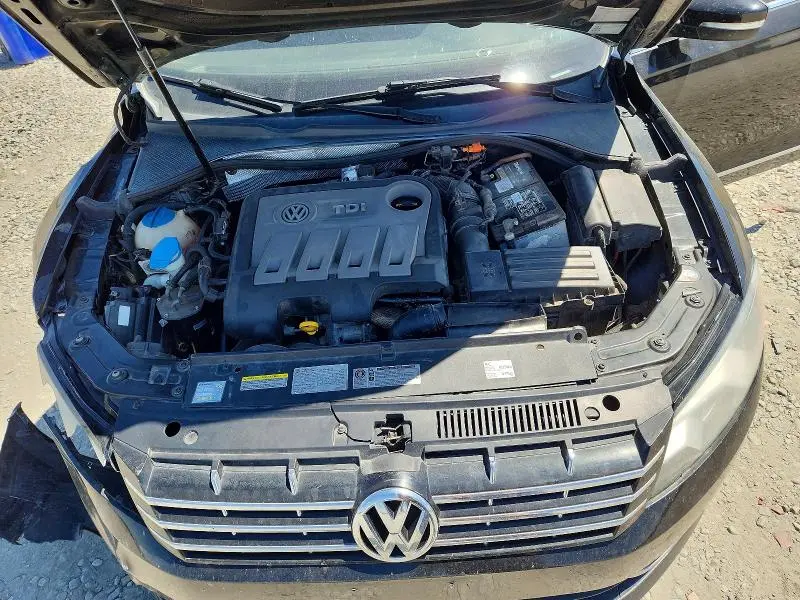 2014 VOLKSWAGEN PASSAT SE  