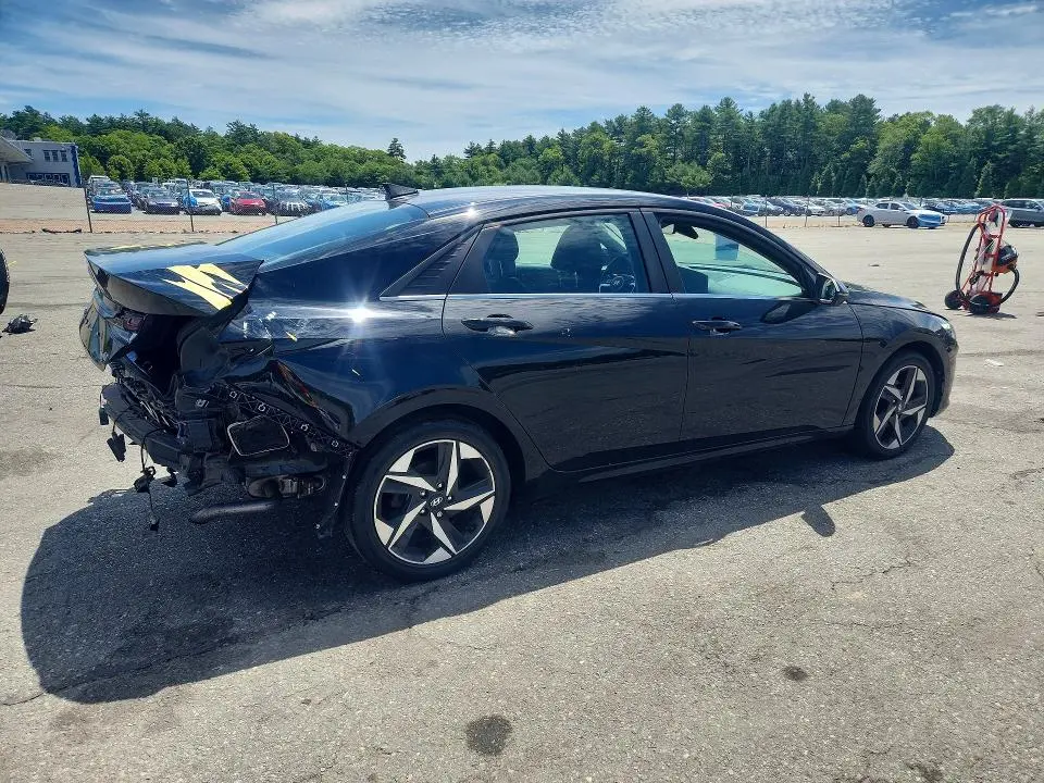 2022 HYUNDAI ELANTRA LIMITED  
