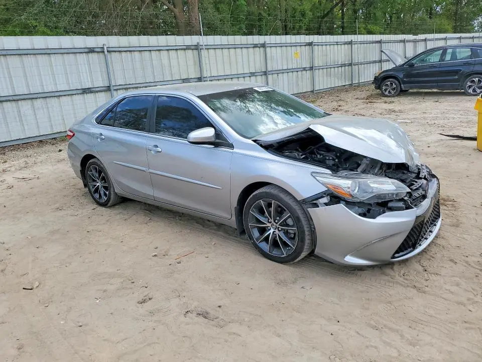 2015 TOYOTA CAMRY XSE  