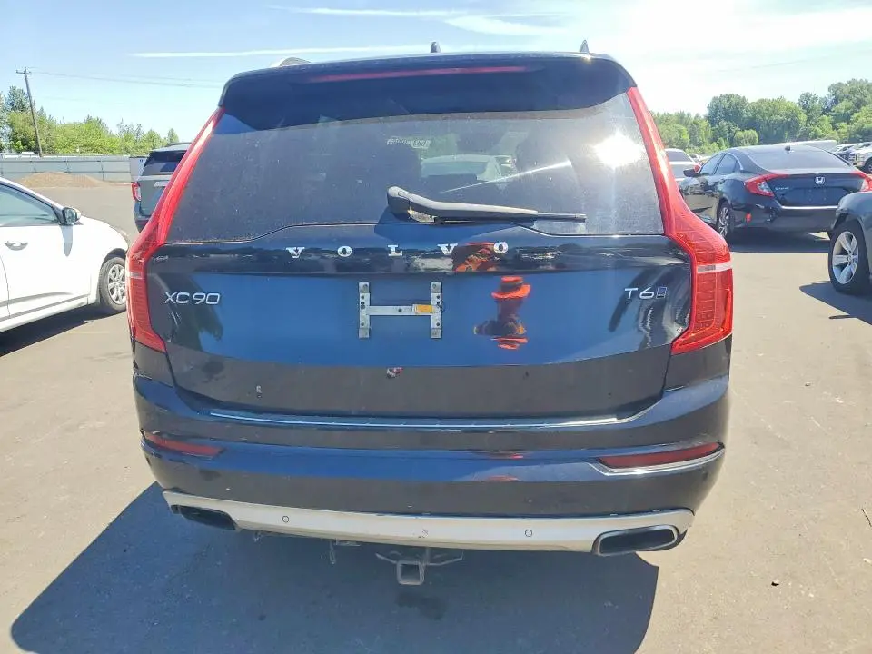 2016 VOLVO XC90 T6  