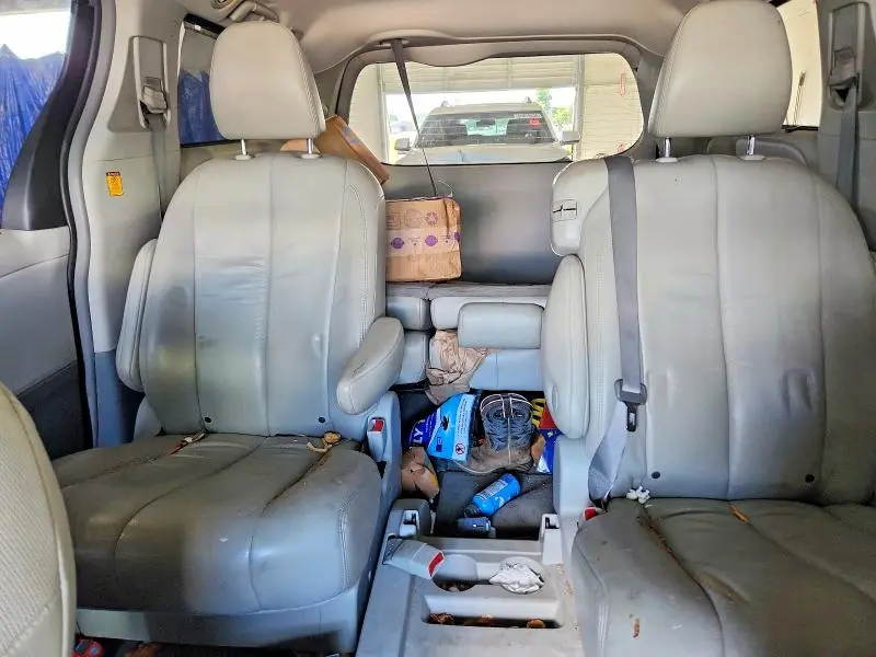 2011 TOYOTA SIENNA XLE 8-PASSENGER  