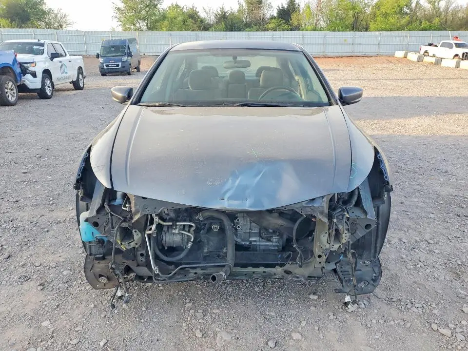 2011 HONDA ACCORD LX  