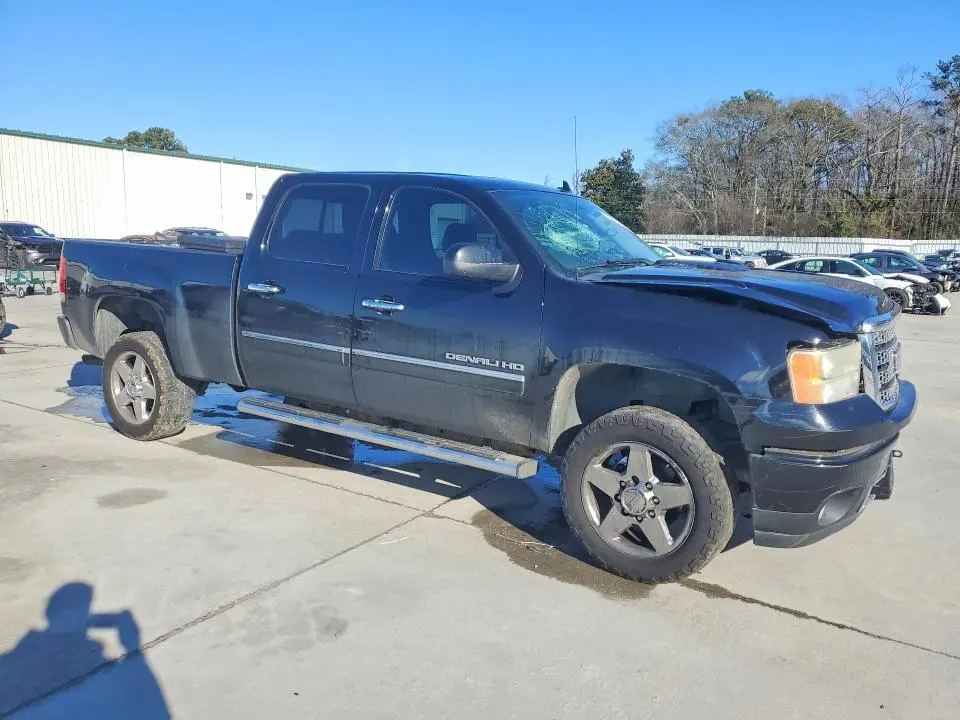 2011 GMC SIERRA K2500 DENALI  