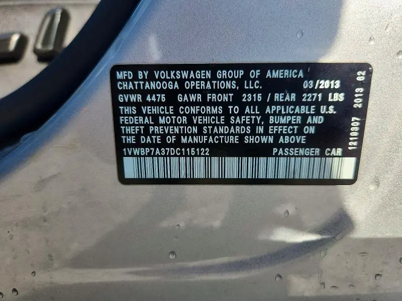 2013 VOLKSWAGEN PASSAT SE  