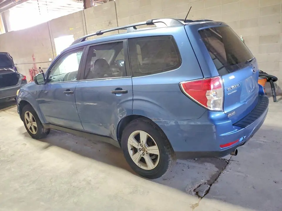 2010 SUBARU FORESTER XS  