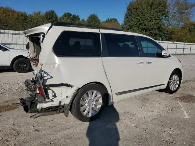 2016 TOYOTA SIENNA XLE  