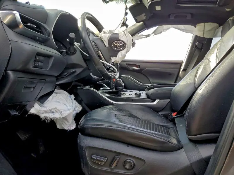 2021 TOYOTA HIGHLANDER XSE  