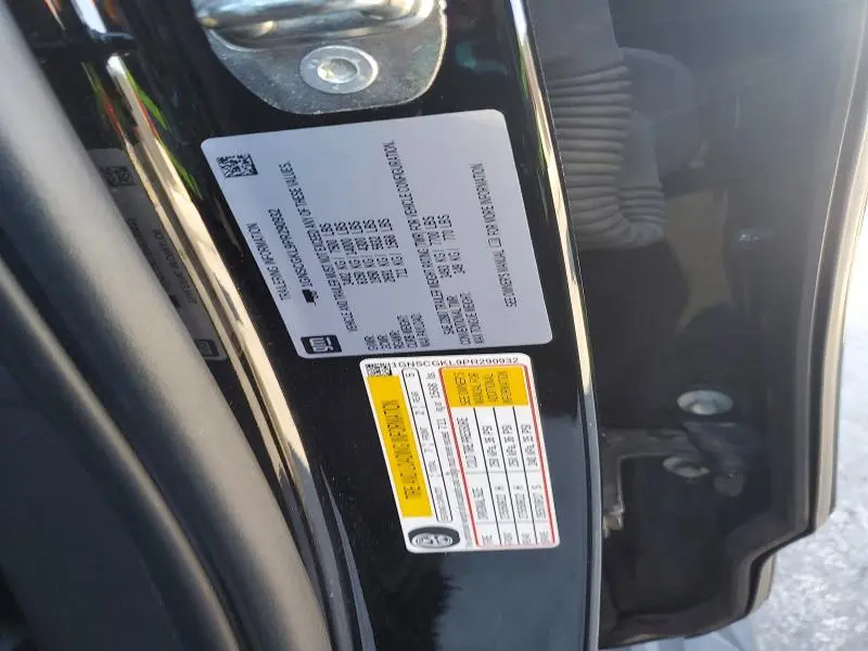 2023 CHEVROLET SUBURBAN 6.2L V8  HIGH COUNTRY