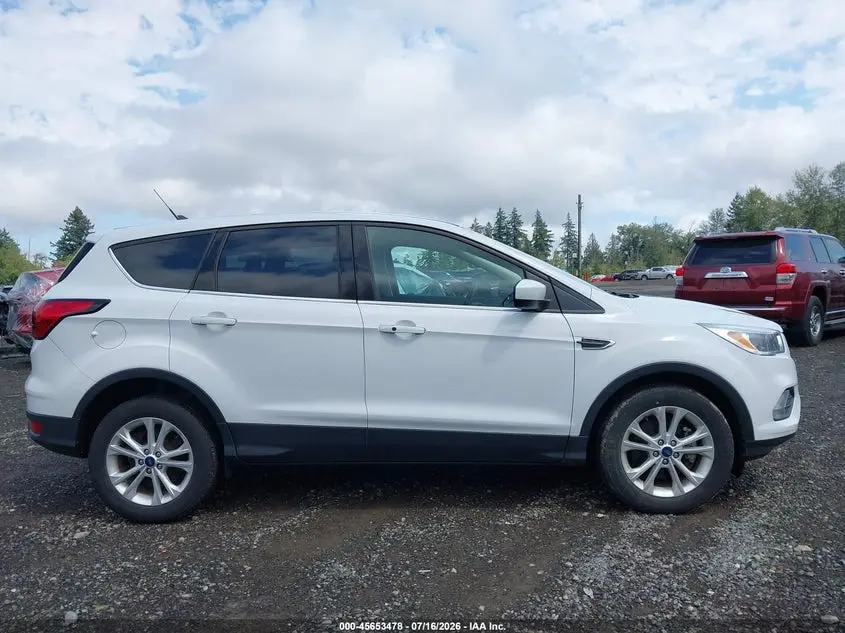 2019 FORD ESCAPE SE
