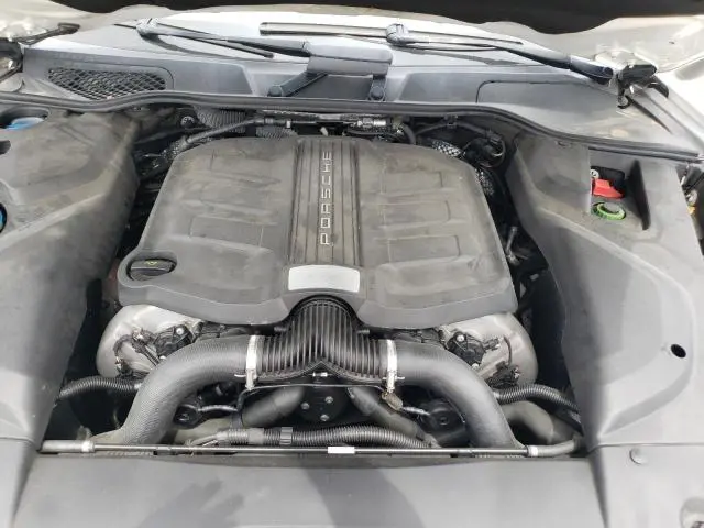 2016 PORSCHE CAYENNE GTS  