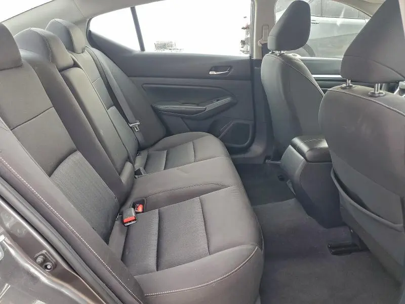 2022 NISSAN ALTIMA SV  