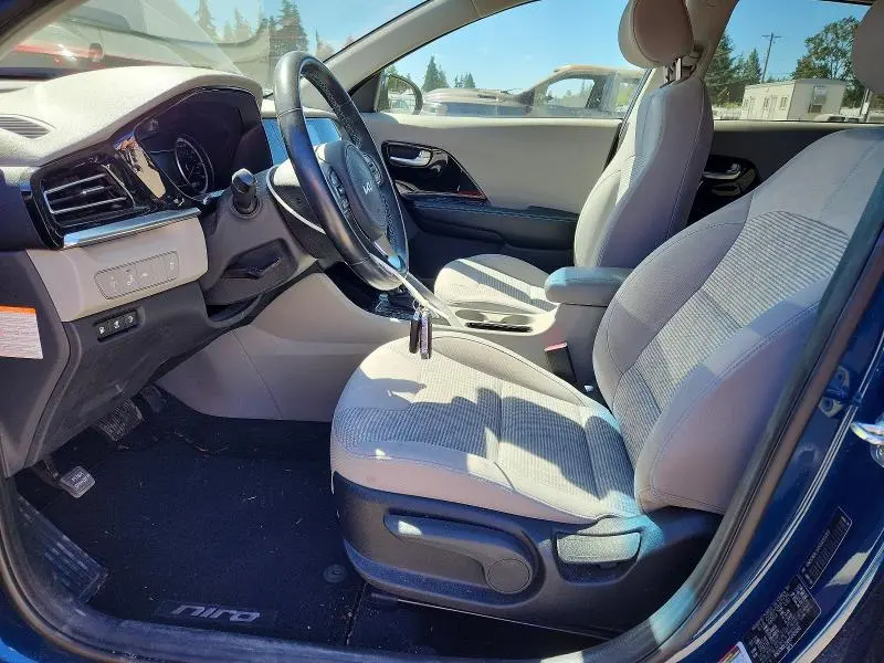 2022 KIA NIRO LXS  