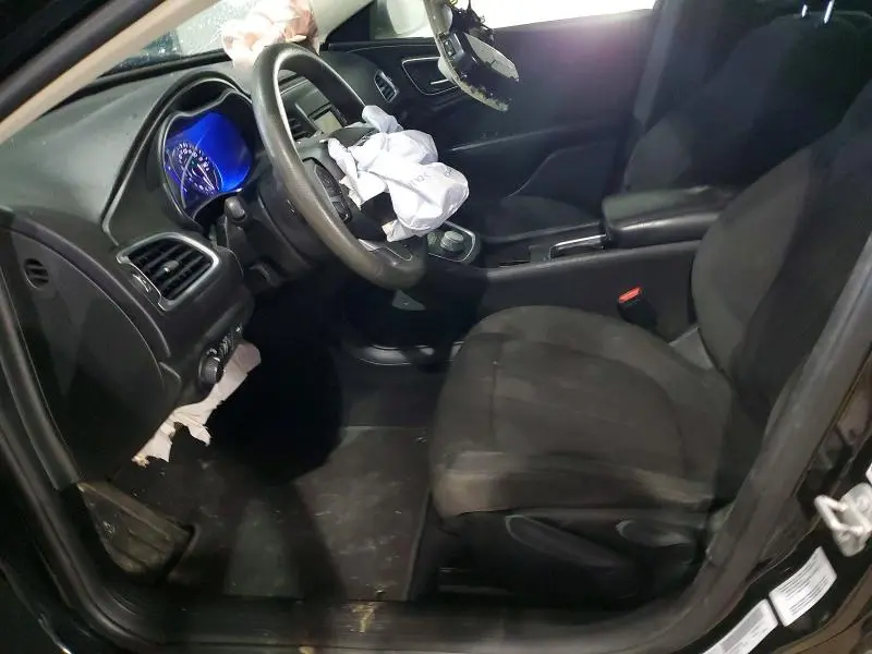 2015 CHRYSLER 200 LX  