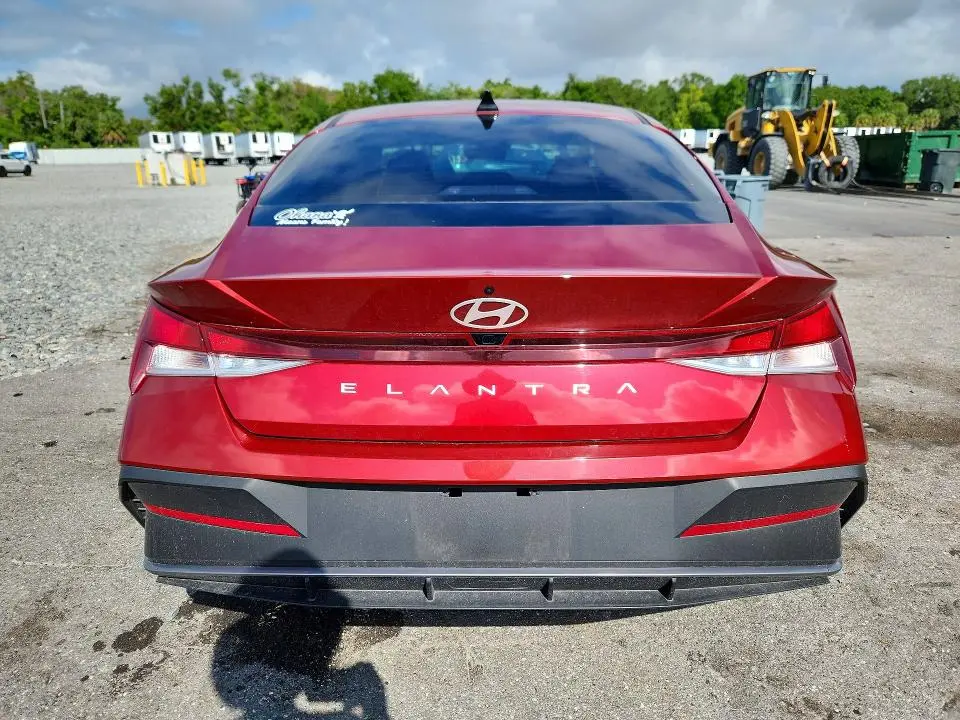 2024 HYUNDAI ELANTRA SEL  