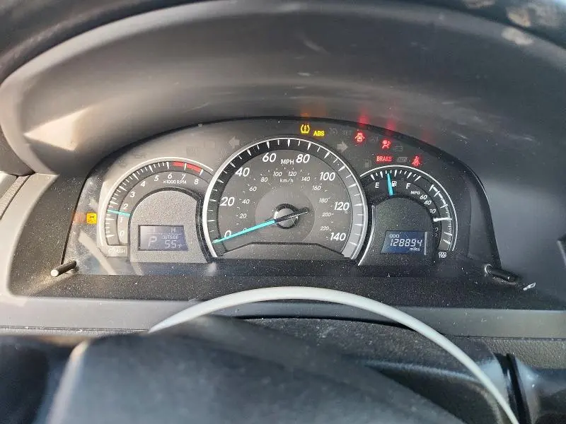 2012 TOYOTA CAMRY LE  