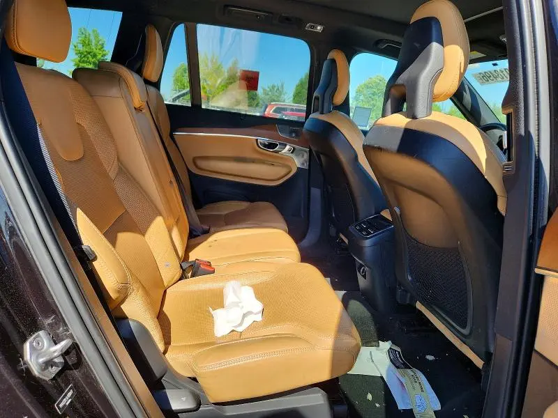2018 VOLVO XC90 T6  
