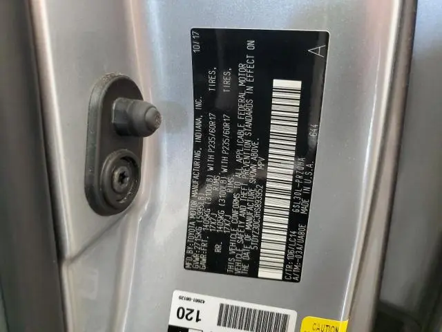 2017 TOYOTA SIENNA XLE