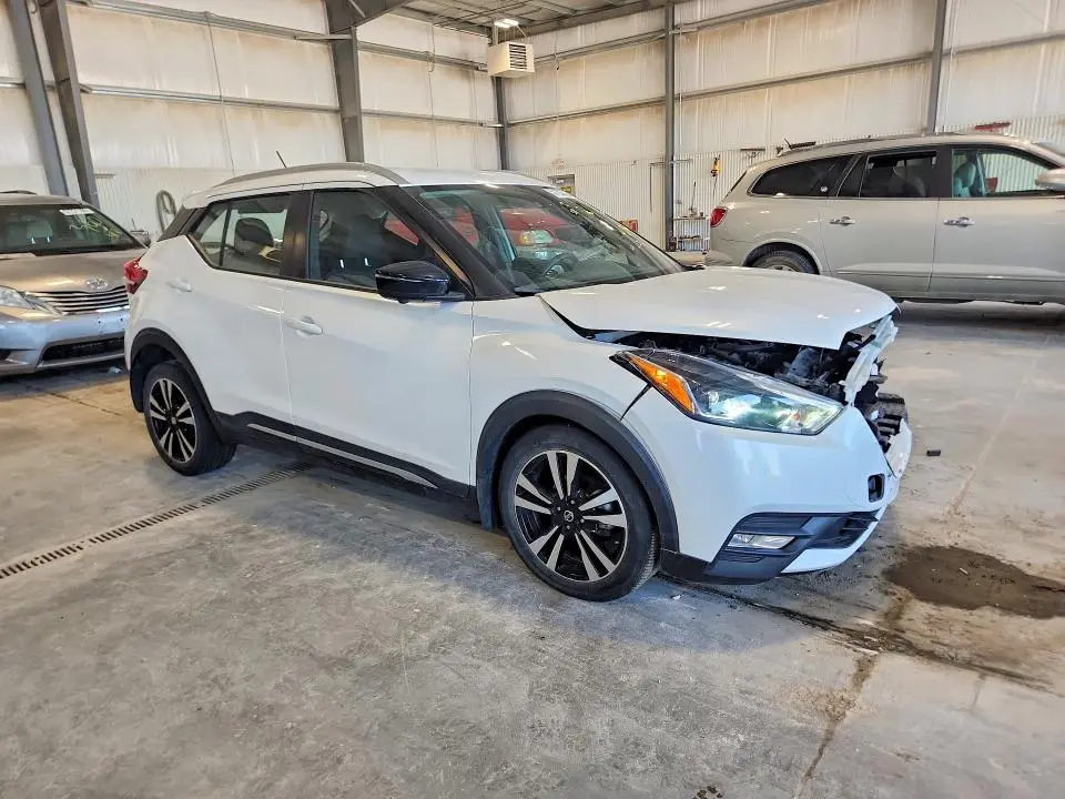 2018 NISSAN KICKS SR  