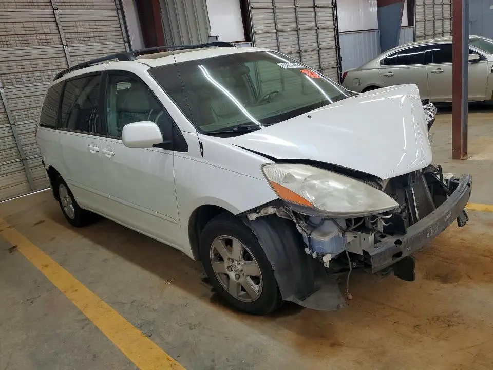 2010 TOYOTA SIENNA XLE  