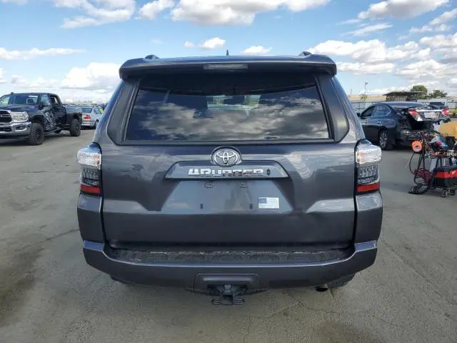 2022 TOYOTA 4RUNNER SR5  