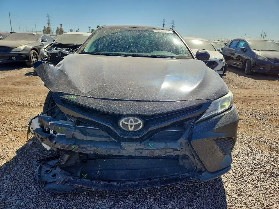 2018 TOYOTA CAMRY SE  