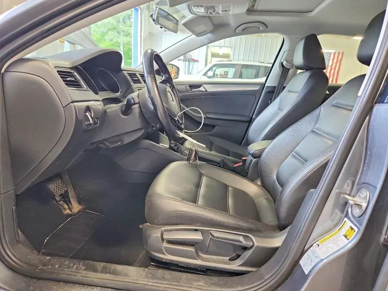2018 VOLKSWAGEN JETTA SE  