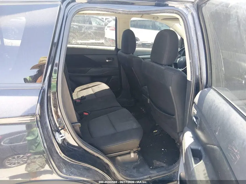 2018 MITSUBISHI OUTLANDER SE
