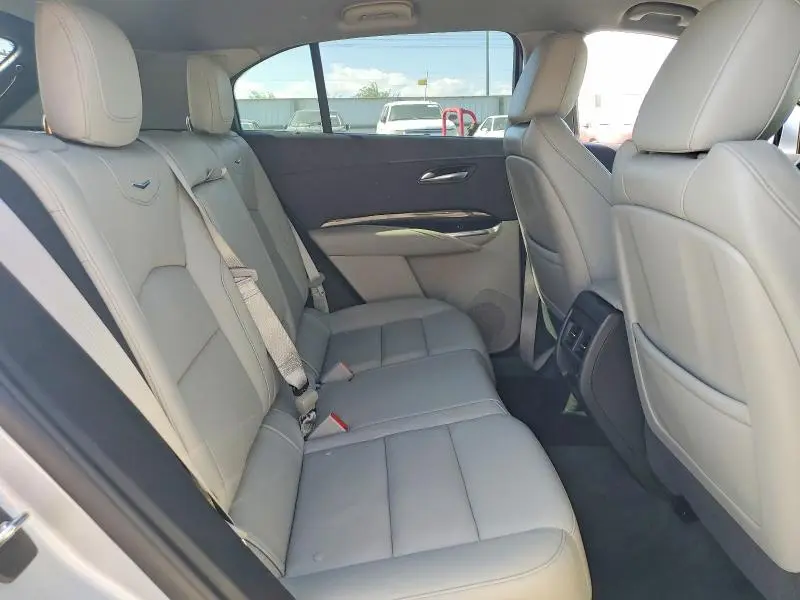 2022 CADILLAC XT4 PREMIUM LUXURY  