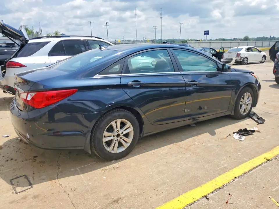 2011 HYUNDAI SONATA GLS  