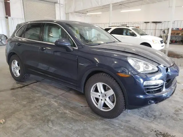 2014 PORSCHE CAYENNE   