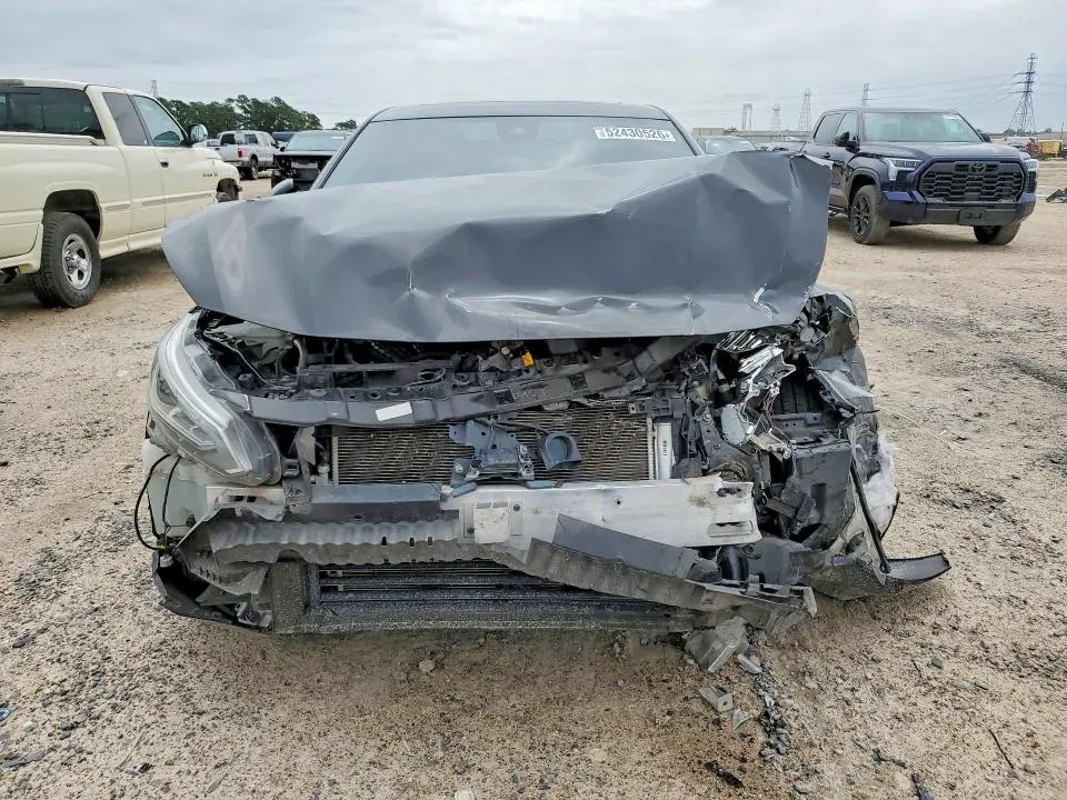 2021 NISSAN ALTIMA SR  