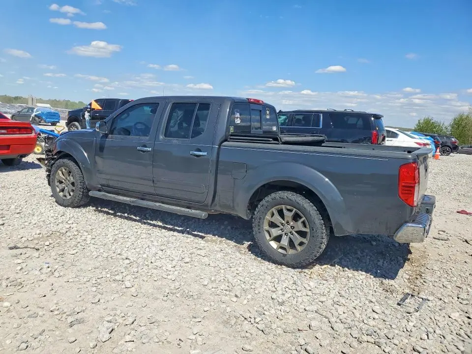 2015 NISSAN FRONTIER SL  