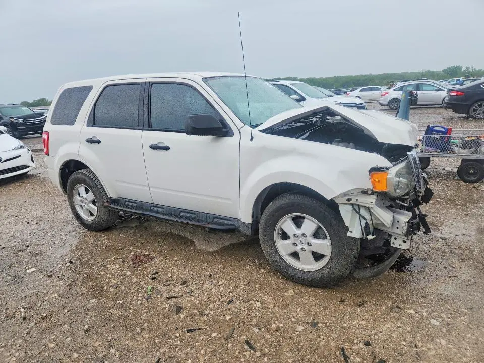 2011 FORD ESCAPE XLS  