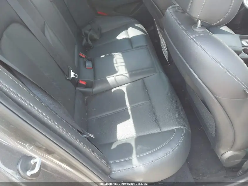 2020 GENESIS G70 2.0T RWD