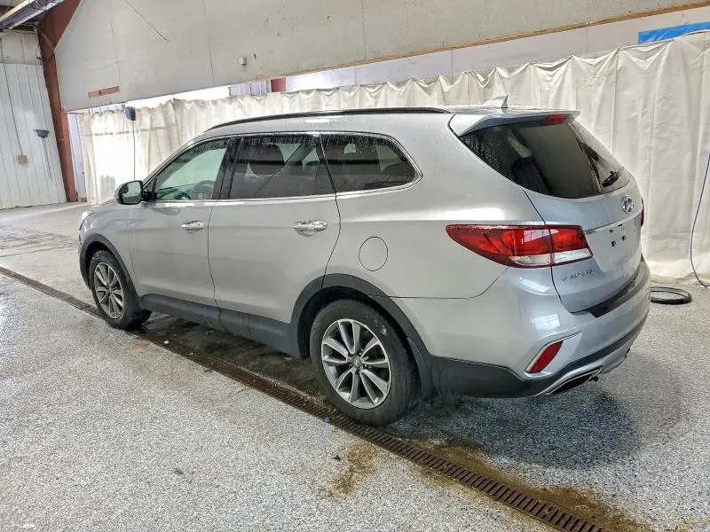 2018 HYUNDAI SANTA FE SE  