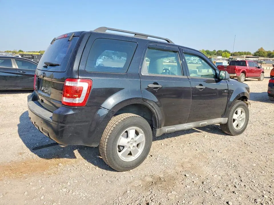 2011 FORD ESCAPE XLS  