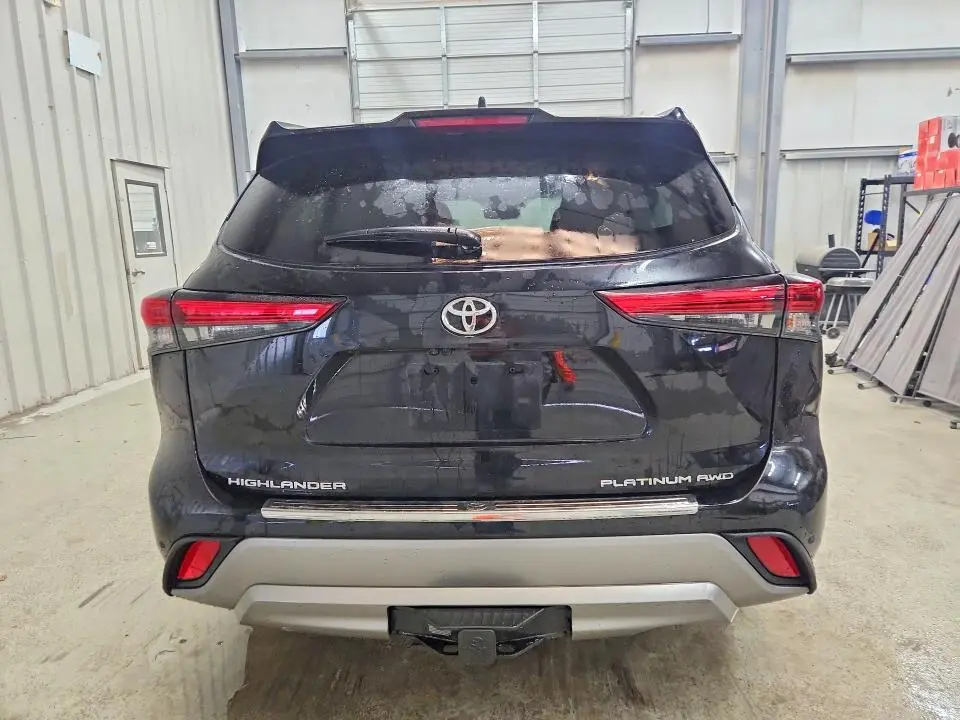 2022 TOYOTA HIGHLANDER PLATINUM  