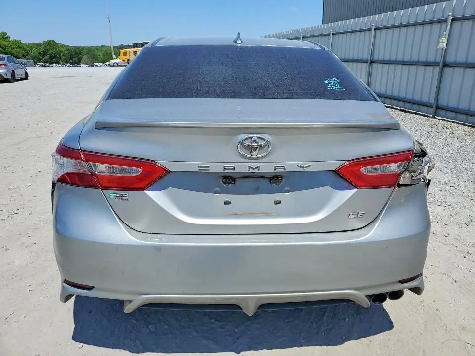 2020 TOYOTA CAMRY SE  