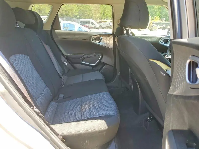 2023 KIA SOUL LX  